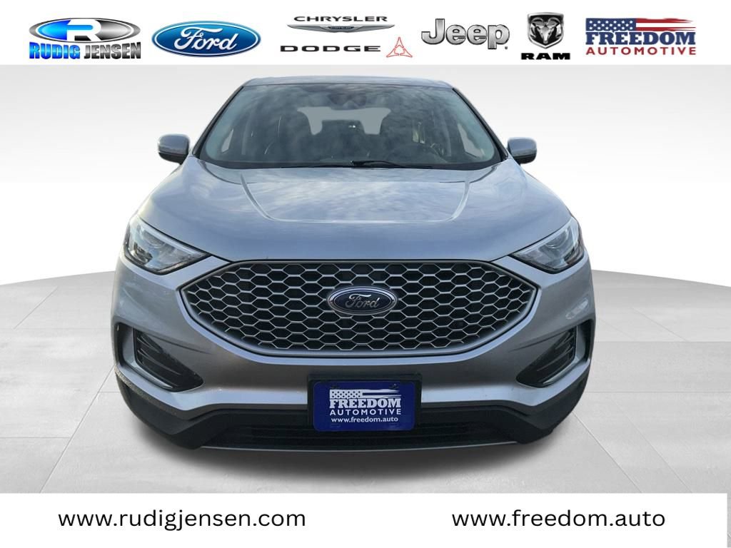 Used 2024 Ford Edge SEL image 2