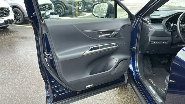 Used 2022 Toyota Venza Limited w/ Advanced Technology Package image 8