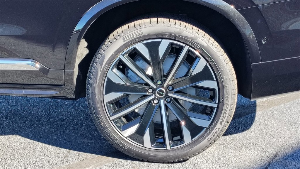 New 2026 Volvo XC90 B6 Plus w/ Protection Package Premier image 34