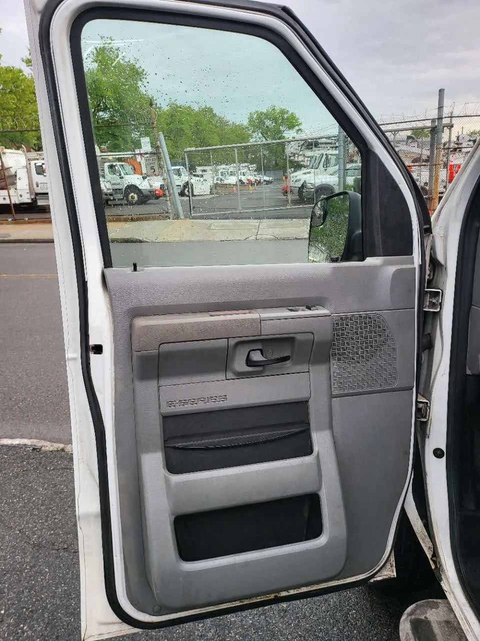Used 2012 Ford E-250 and Econoline 250 w/ PWR Group RWD image 16