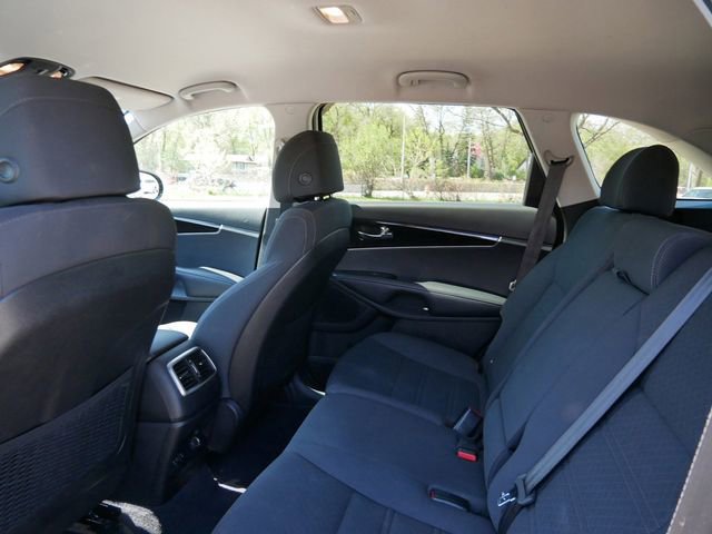 Used 2017 Kia Sorento AWD w/ LX V6 Convenience Package image 9