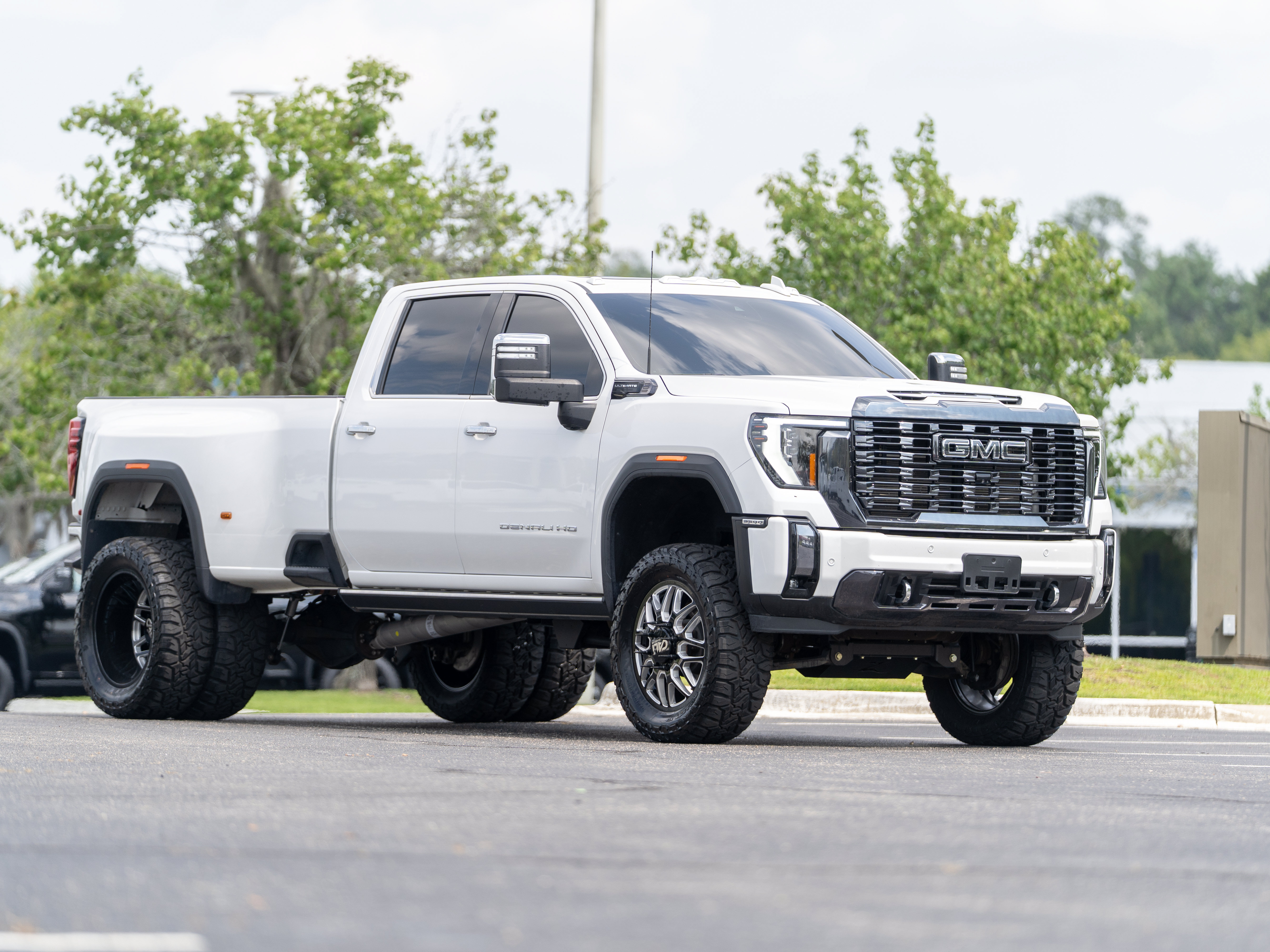 Used 2024 GMC Sierra 3500 Denali Ultimate AWD/4WD image 41
