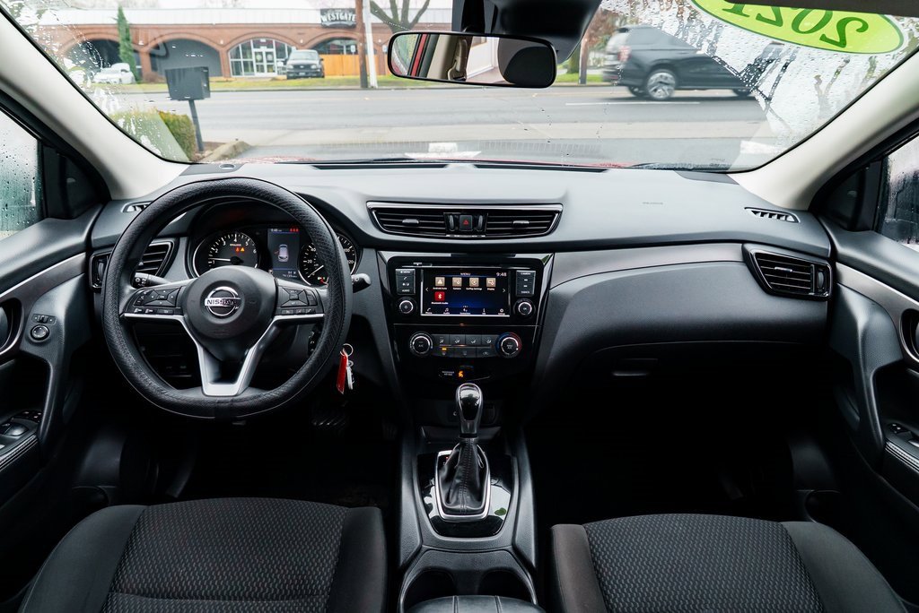 Used 2021 Nissan Rogue Sport S image 9