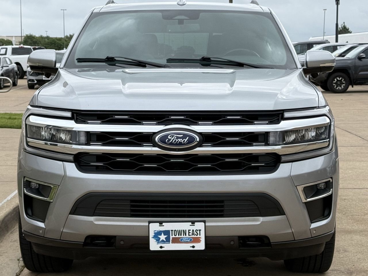Used 2023 Ford Expedition Max Limited image 10