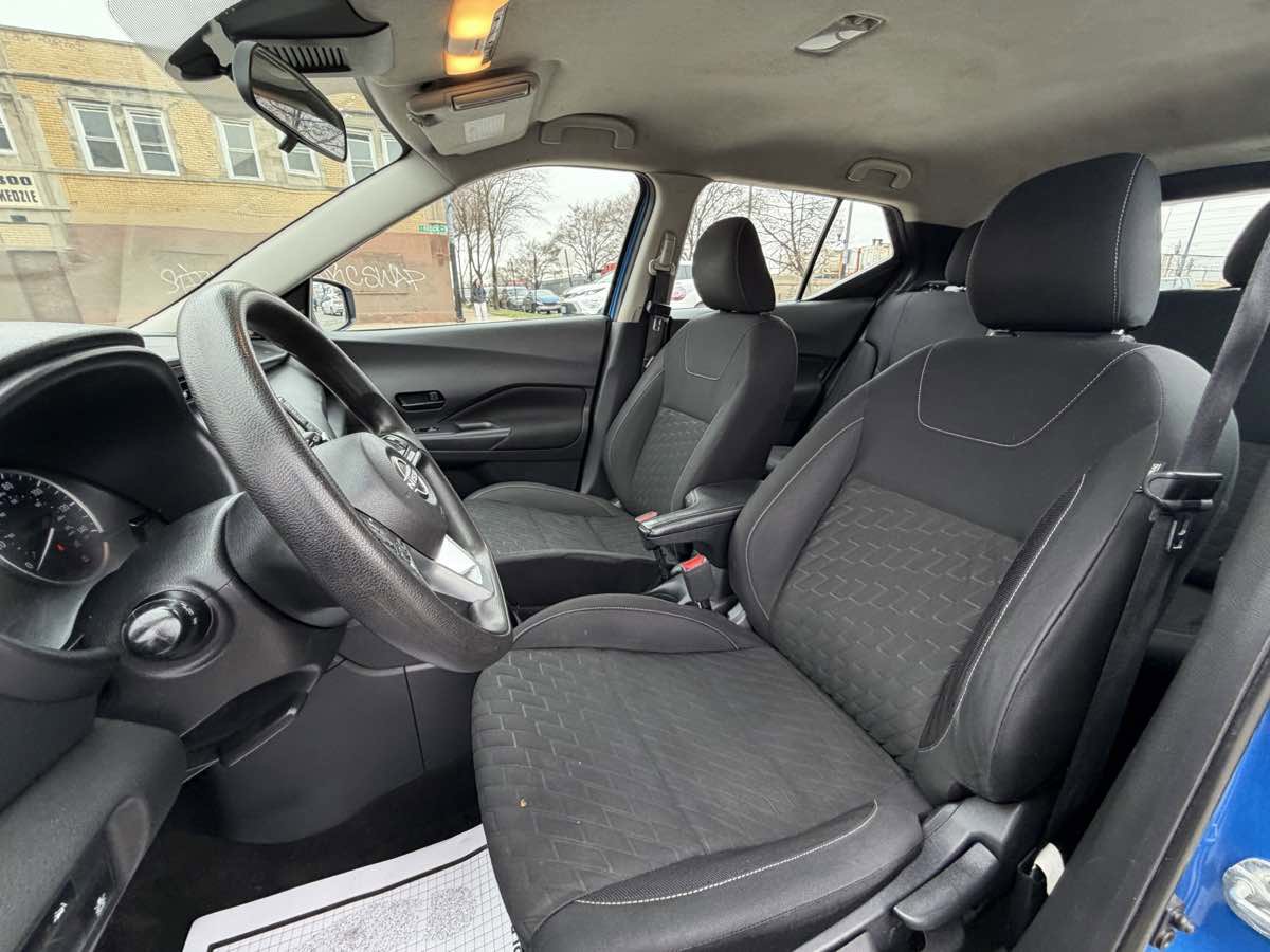 Used 2022 Nissan Kicks S image 12