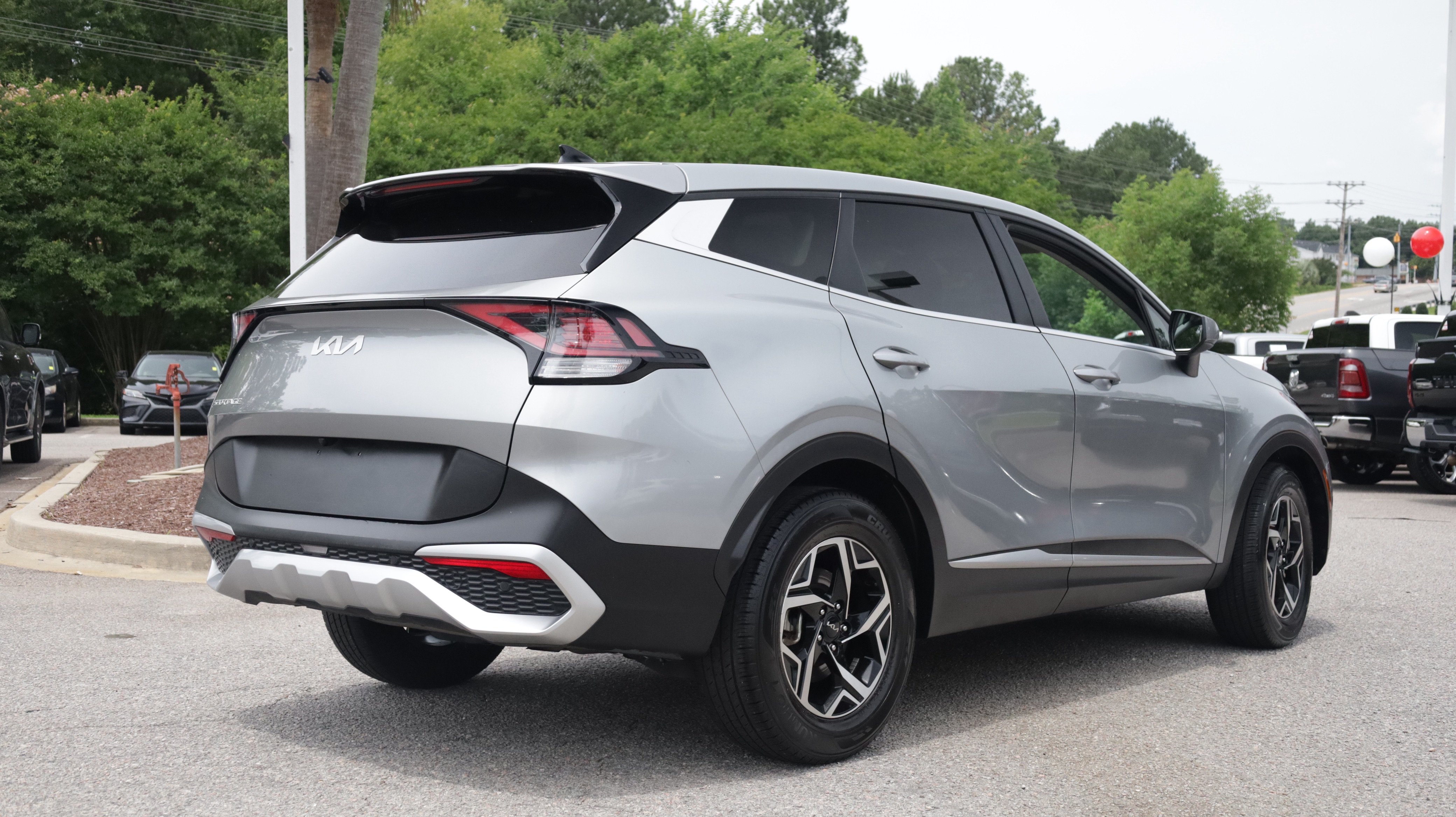 Used 2024 Kia Sportage LX FWD image 5