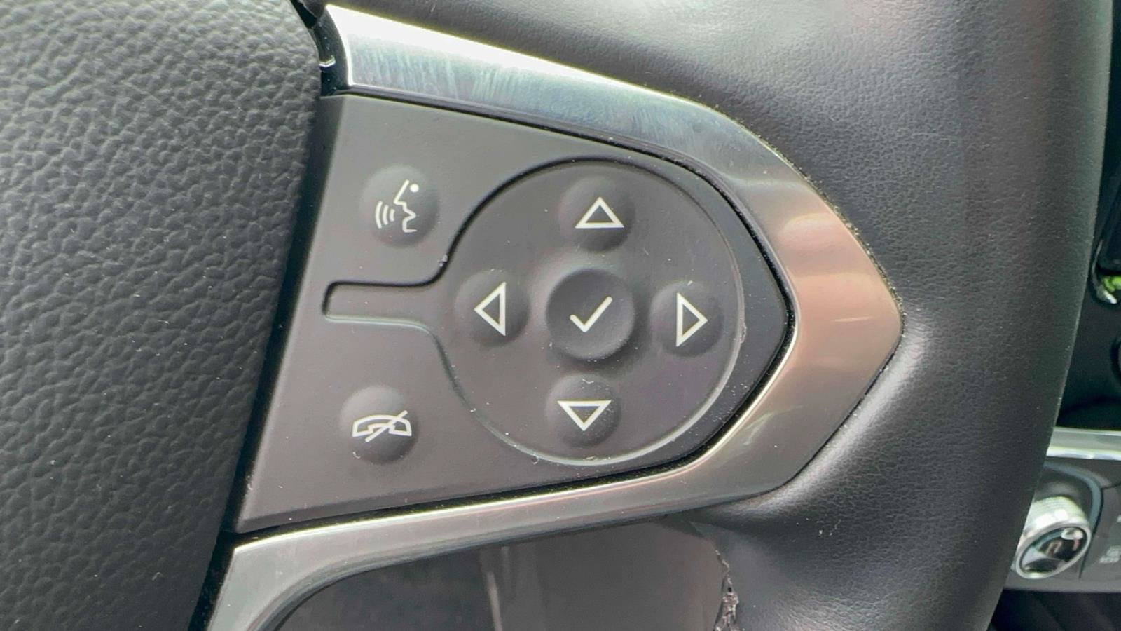 Used 2023 Chevrolet Traverse LT w/ Midnight/Sport Edition AWD/4WD image 15