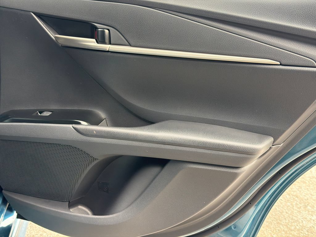 New 2026 Toyota Camry Hybrid FWD image 16