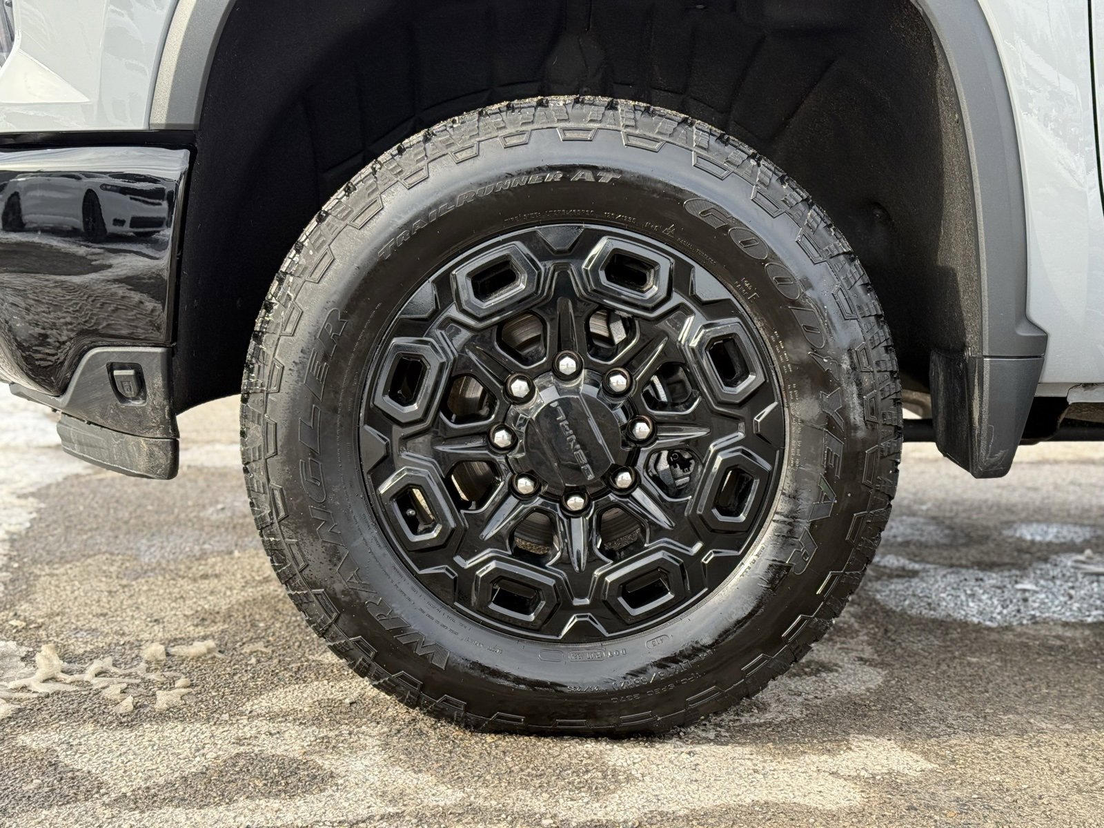 Used 2025 Chevrolet Silverado 2500 Custom w/ Custom Value Package image 5