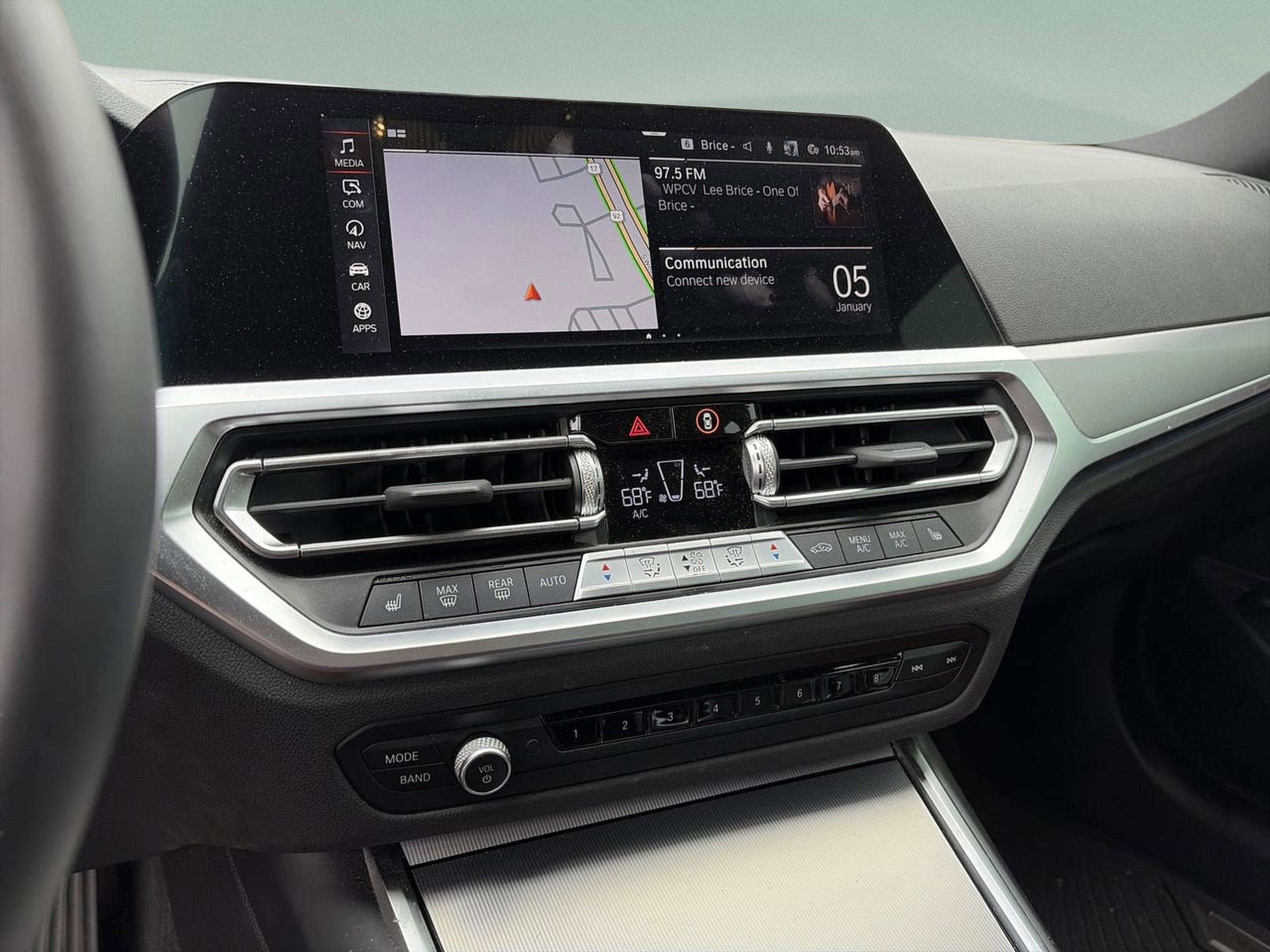 Used 2022 BMW 330i Sedan w/ Driving Assistance Package image 11