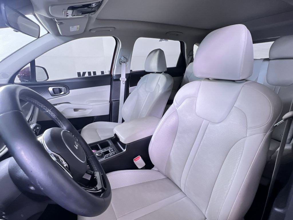 Used 2024 Kia Sorento S w/ Panoramic Sunroof Package image 13