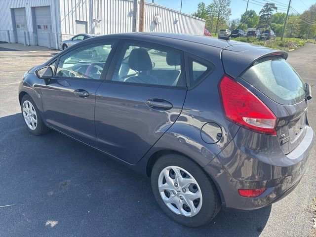 Used 2013 Ford Fiesta SE FWD image 6