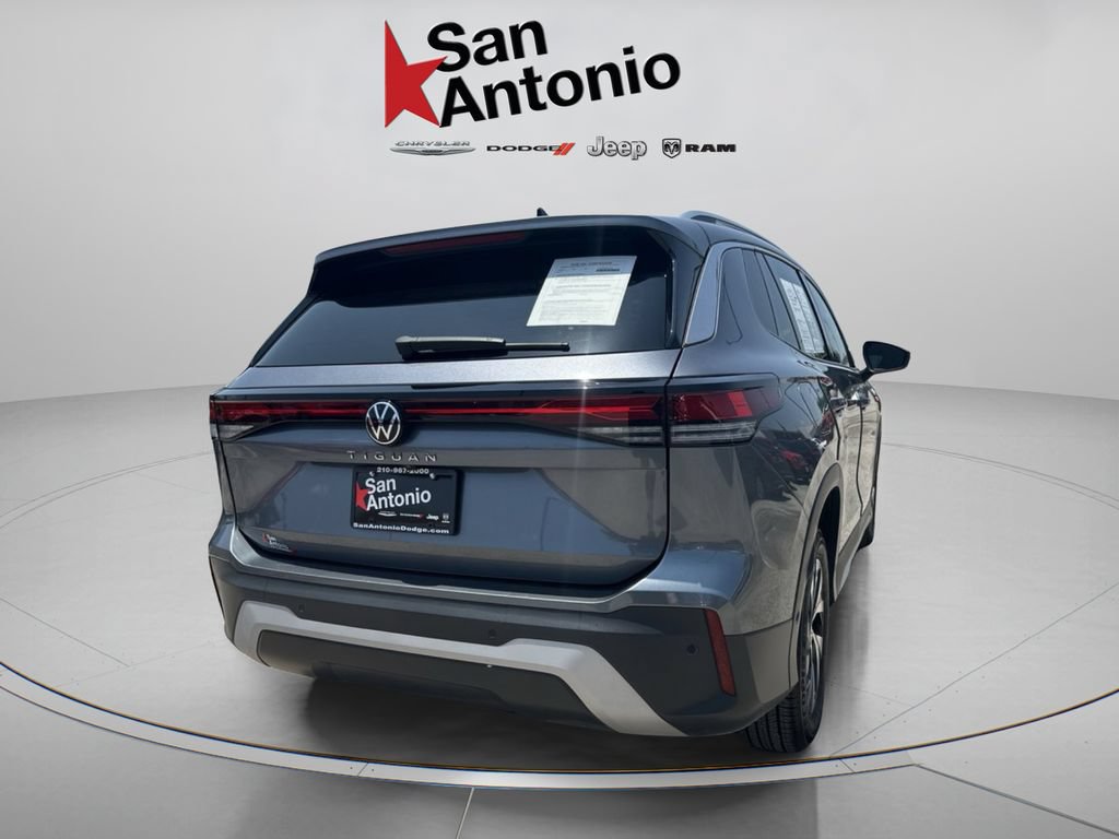 Used 2025 Volkswagen Tiguan S FWD image 14