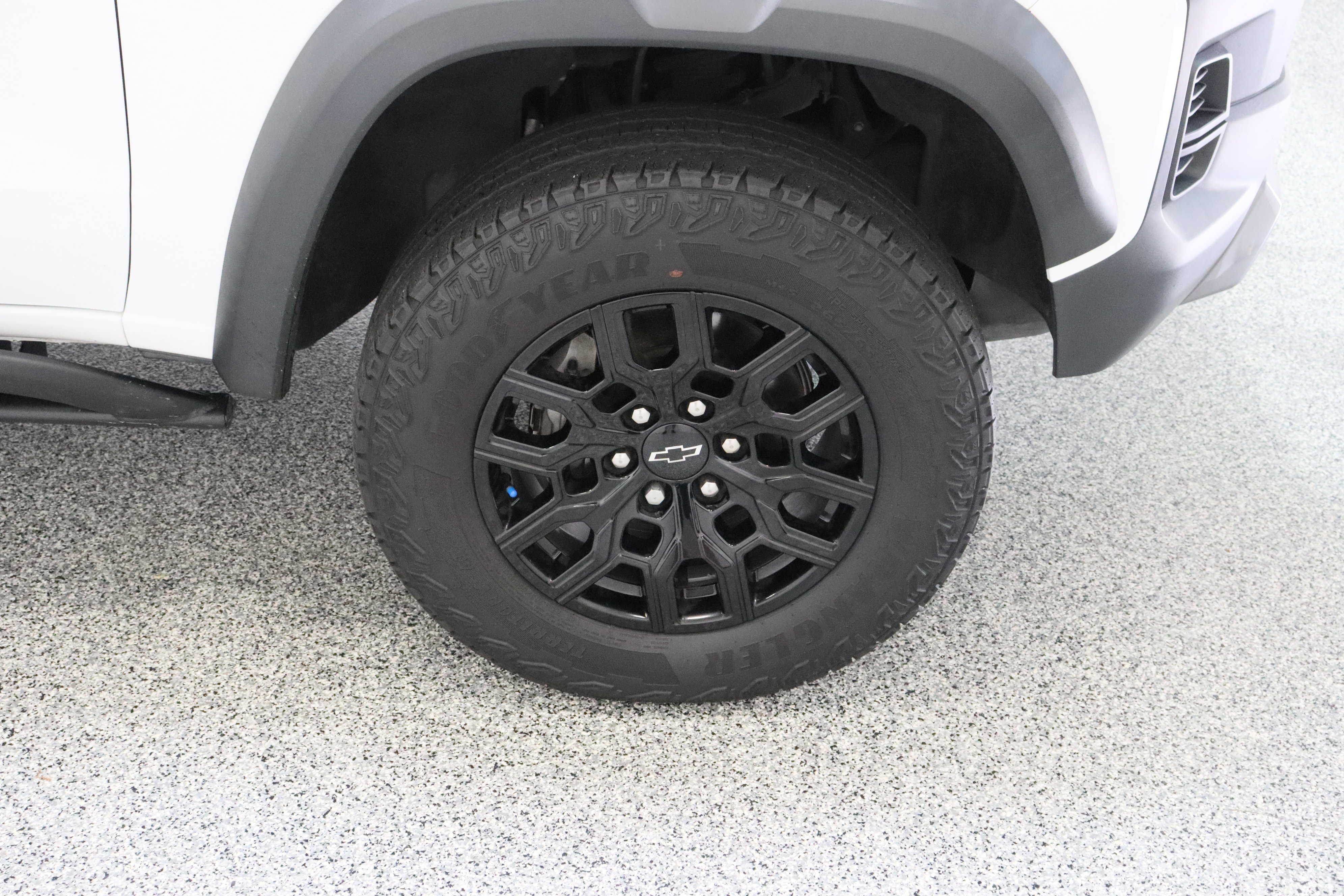 Used 2023 Chevrolet Colorado Trail Boss w/ Technology Package AWD/4WD image 5