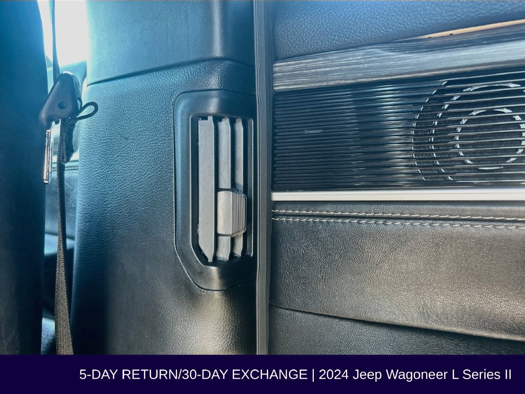 Used 2024 Jeep Wagoneer L Series II AWD/4WD image 41