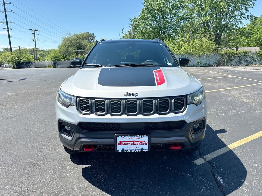 Used 2025 Jeep Compass Trailhawk image 24