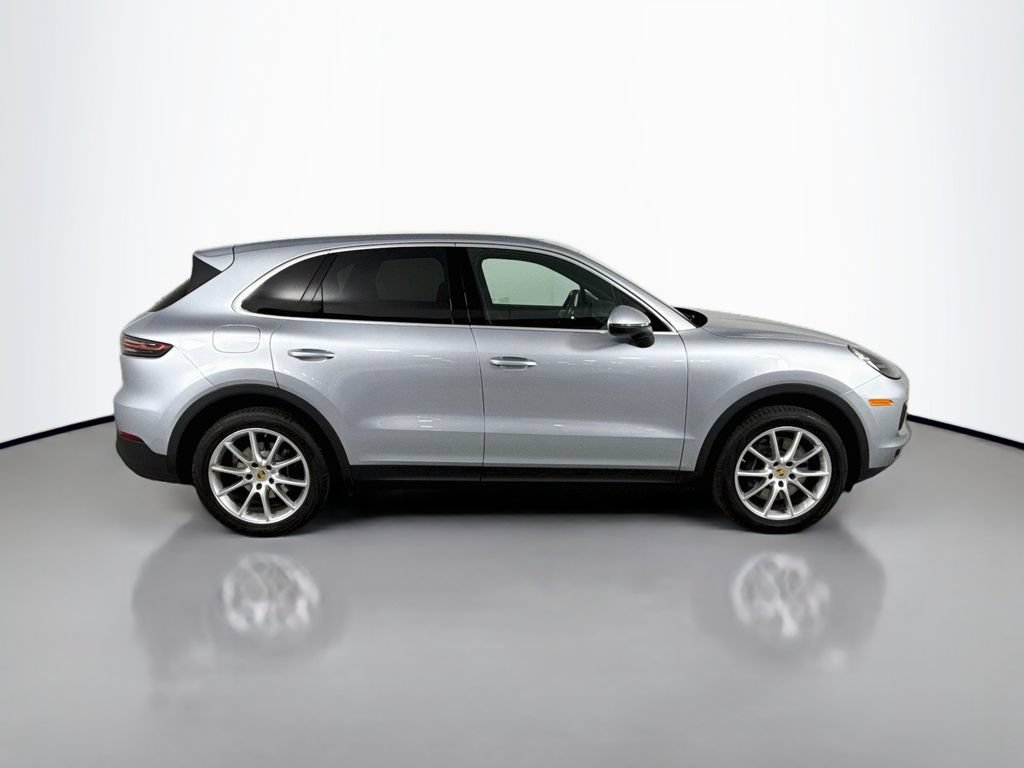 Used 2023 Porsche Cayenne AWD/4WD image 4