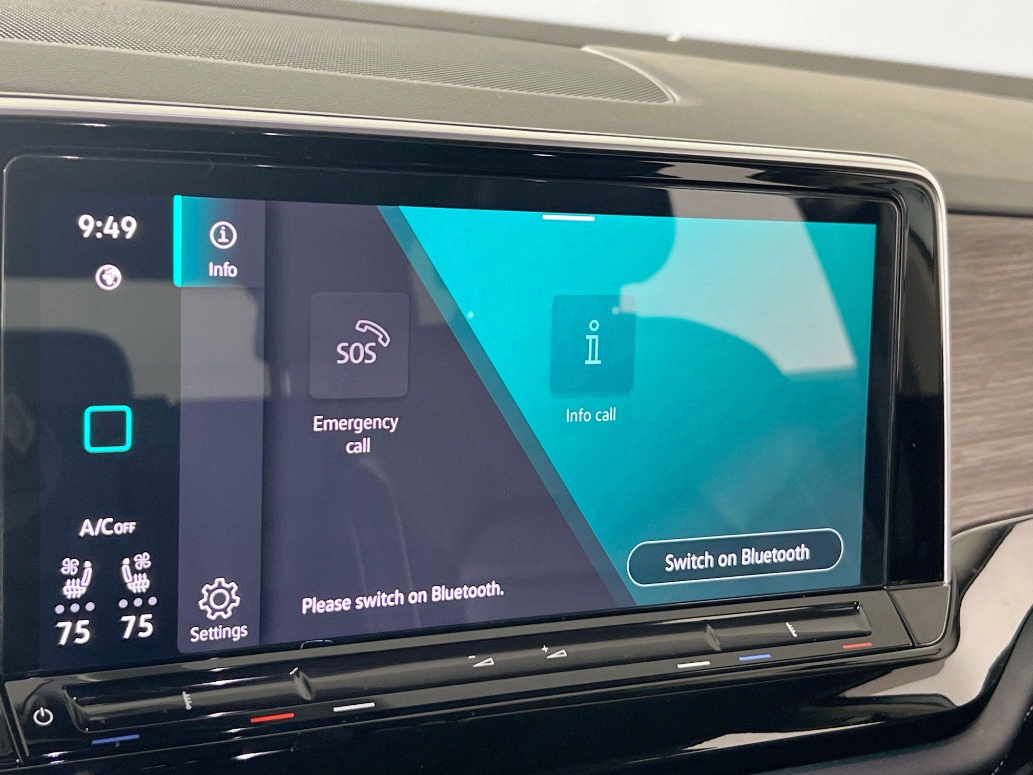 Used 2024 Volkswagen Atlas SEL image 15