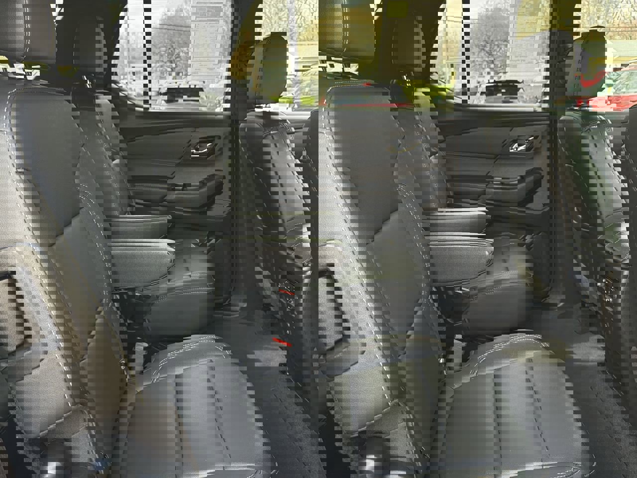 Used 2023 Chevrolet Traverse LT image 22