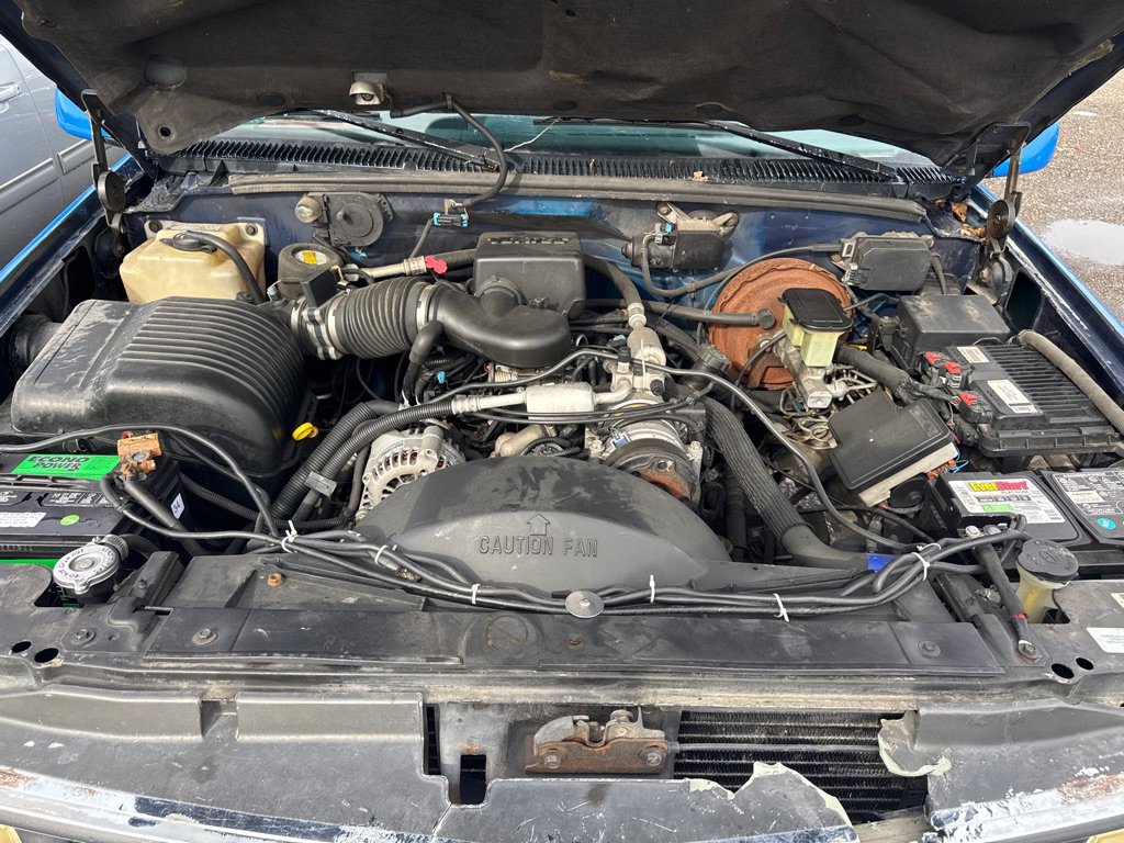 Used 1996 Chevrolet Tahoe 4WD 2-Door image 15