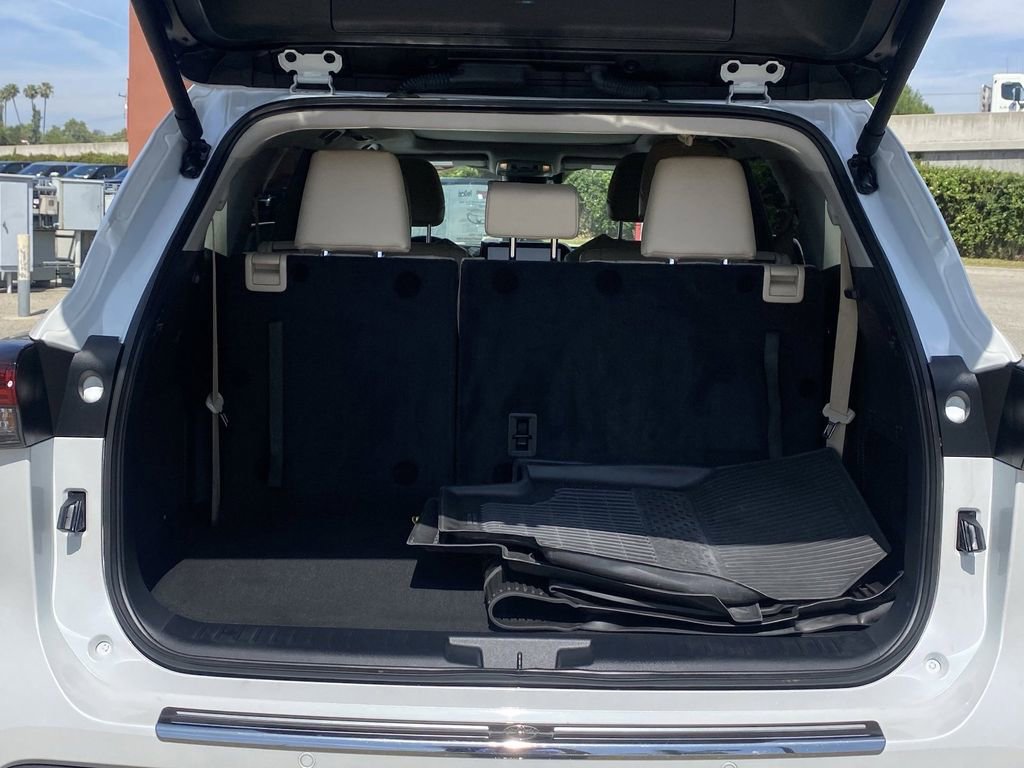 Used 2024 Toyota Highlander Platinum image 19