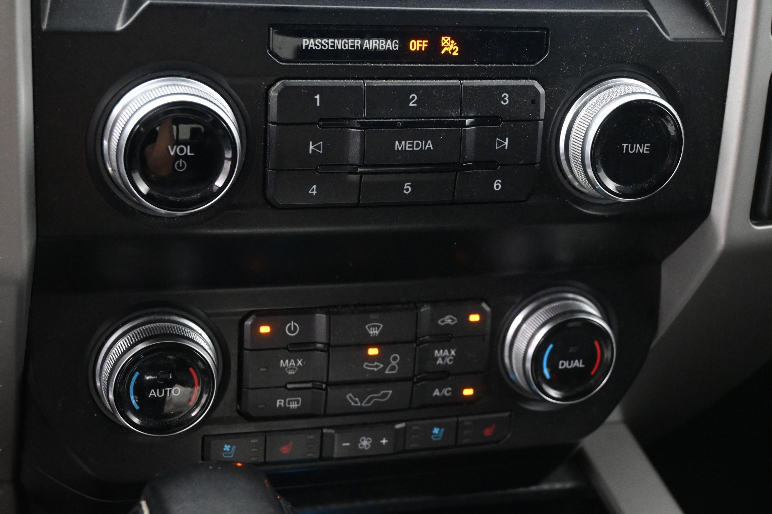 Used 2019 Ford F150 Lariat w/ Equipment Group 502A Luxury AWD/4WD image 27