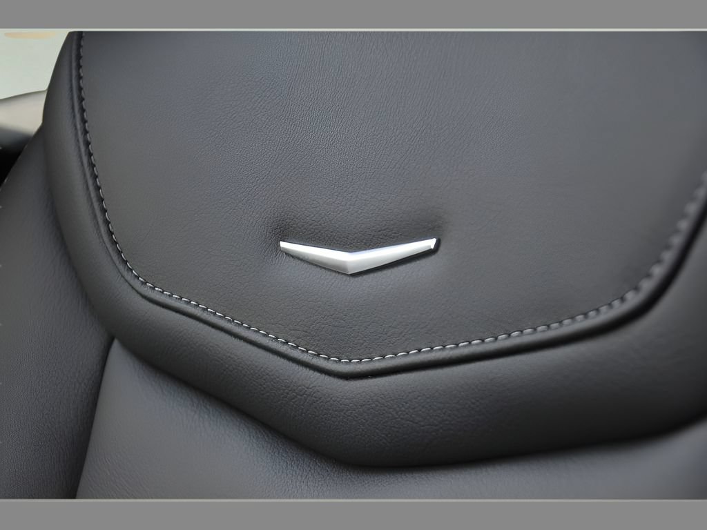 New 2025 Cadillac XT6 Luxury FWD image 38