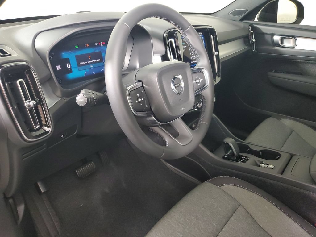 Certified 2026 Volvo XC40 B5 Core AWD/4WD image 26