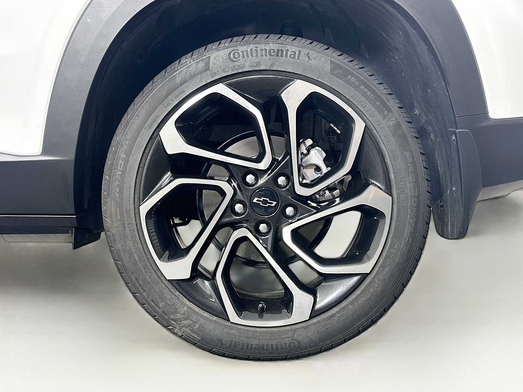 Used 2024 Chevrolet Trax RS FWD image 11
