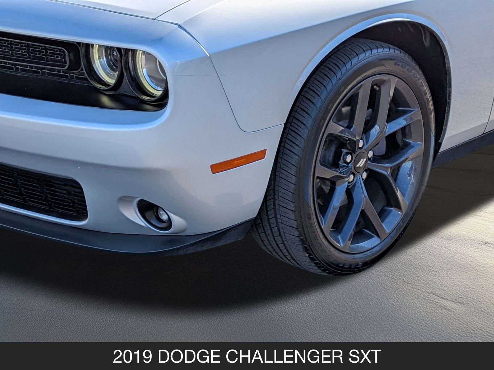 Used 2019 Dodge Challenger SXT w/ Blacktop Package image 10