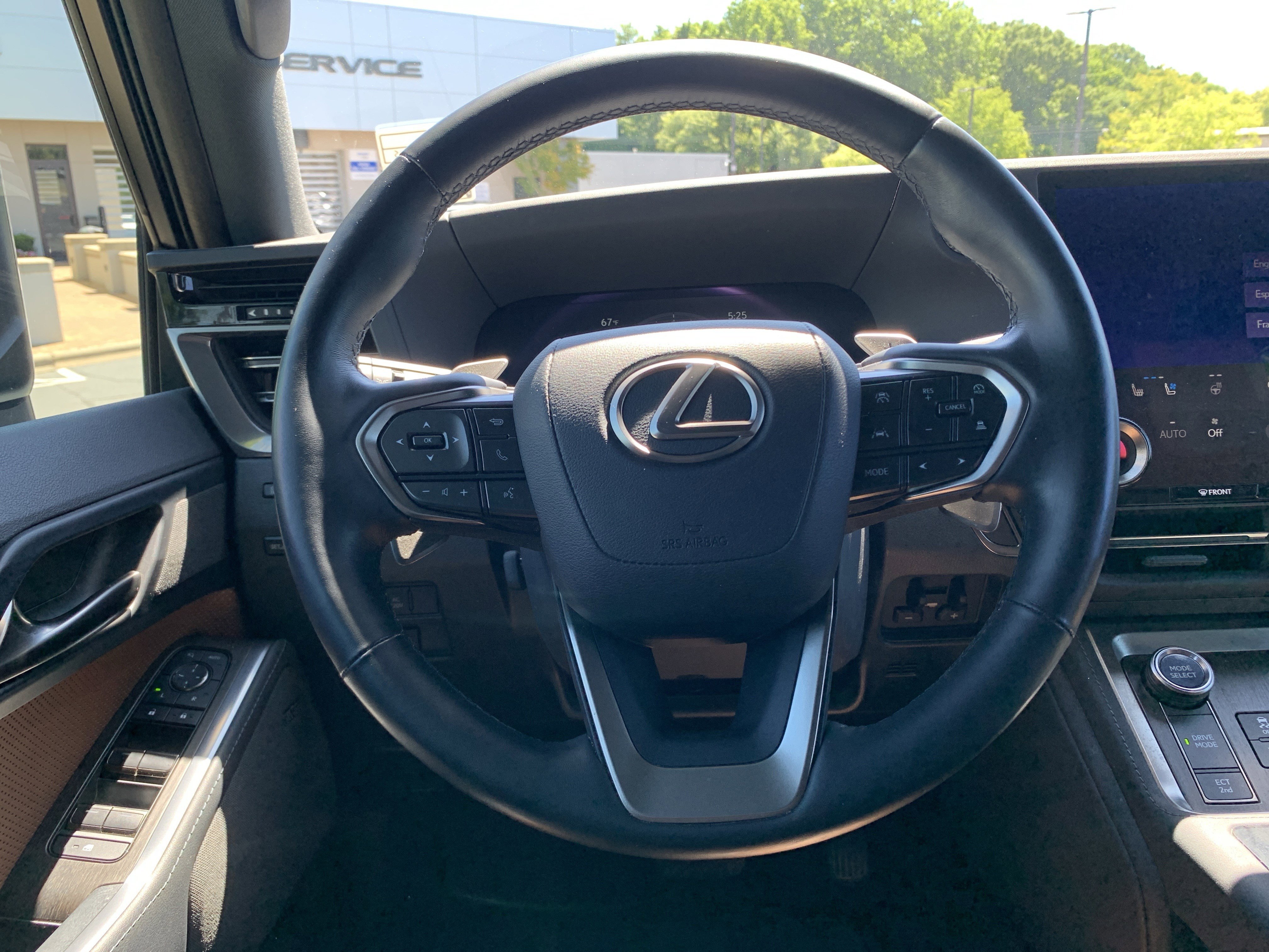 Used 2024 Lexus GX 550 w/ Accessory Package (Z1) AWD/4WD image 18