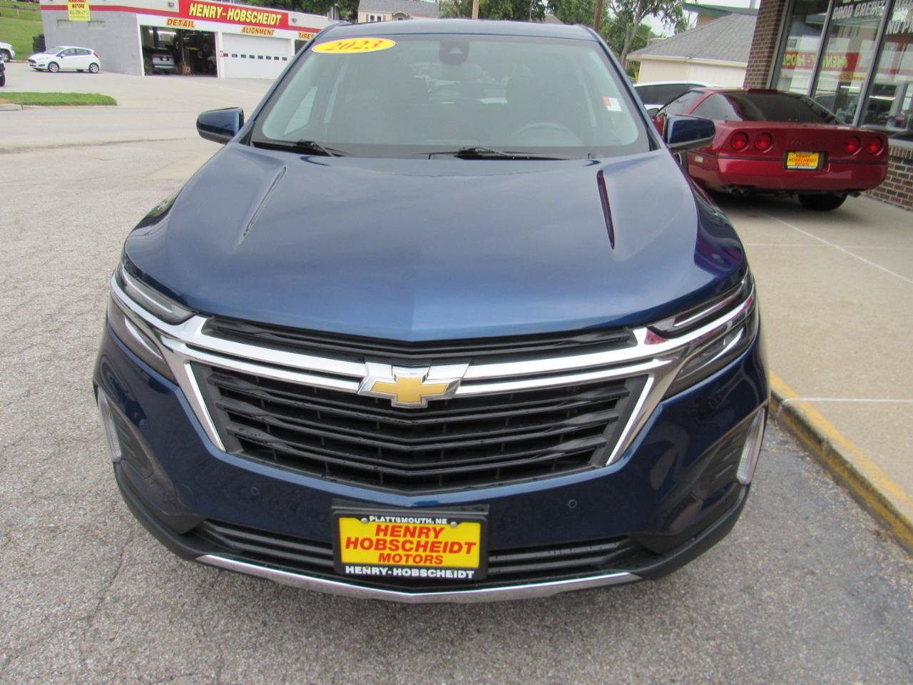 Used 2023 Chevrolet Equinox LT AWD/4WD image 2