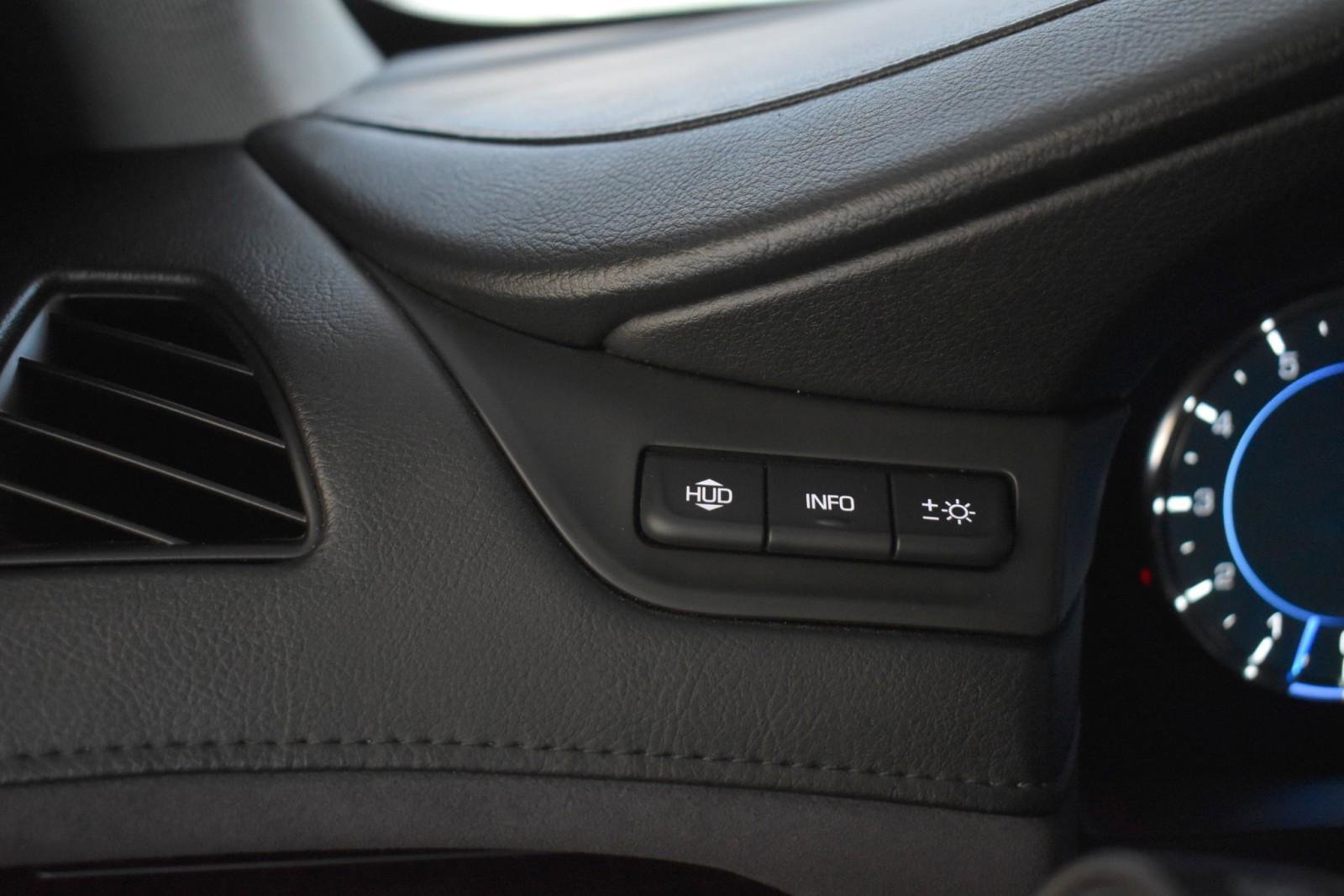 Used 2017 Cadillac Escalade Luxury image 27