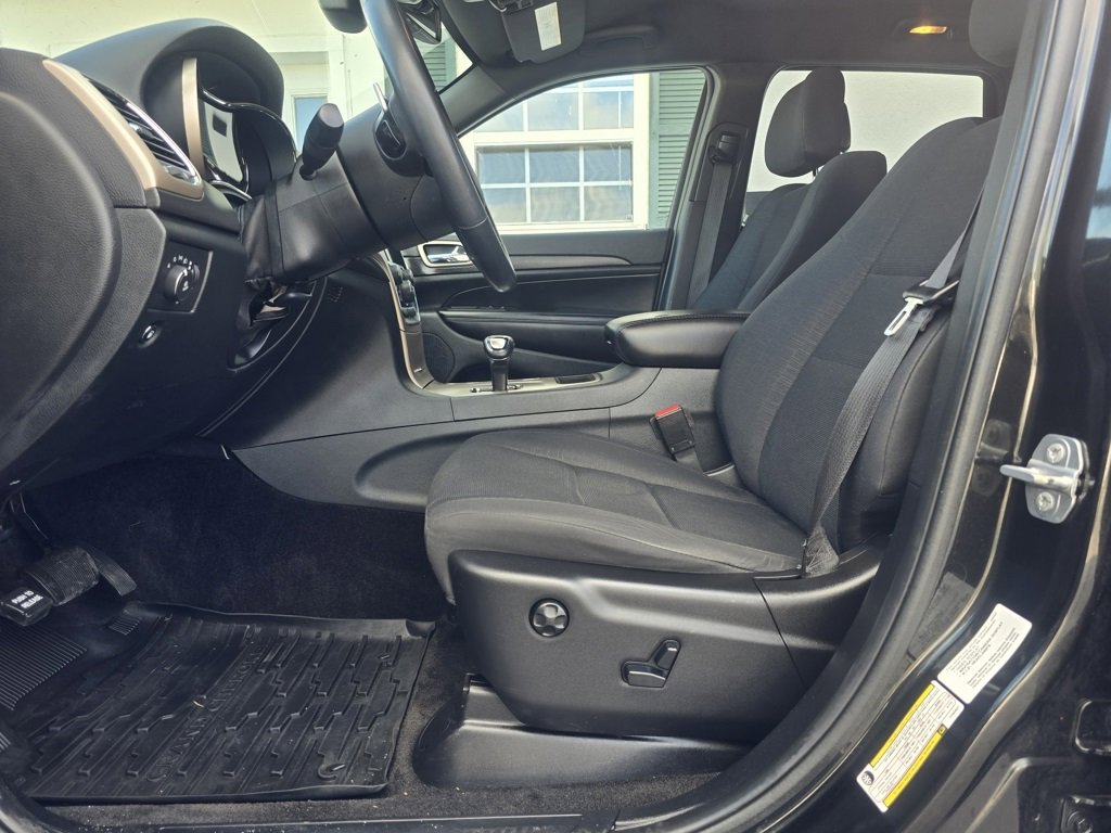 Used 2015 Jeep Grand Cherokee Laredo w/ Quick Order Package 23E image 12