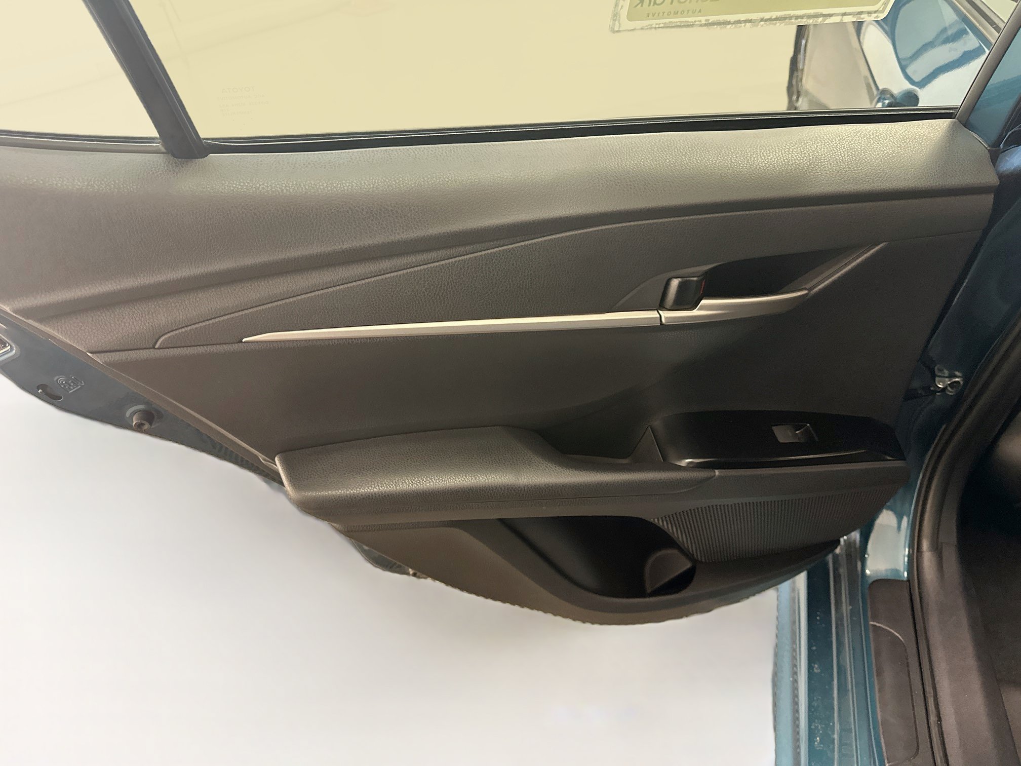 Used 2025 Toyota Camry SE FWD image 26