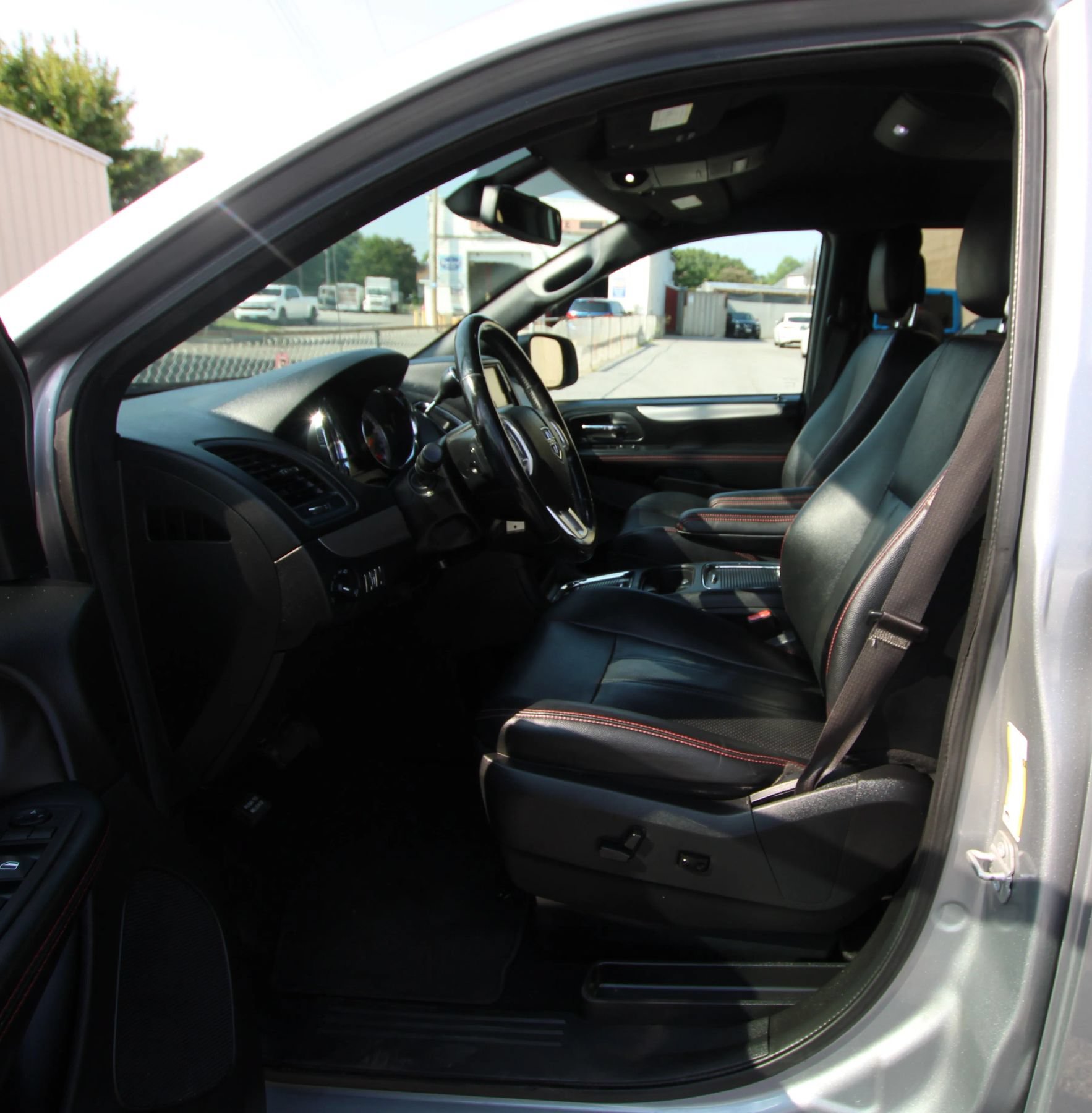 Used 2019 Dodge Grand Caravan GT FWD image 9