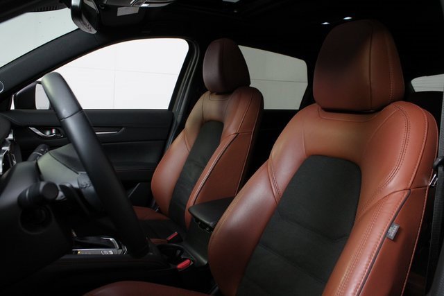 Used 2025 MAZDA CX-5 Carbon Edition image 13
