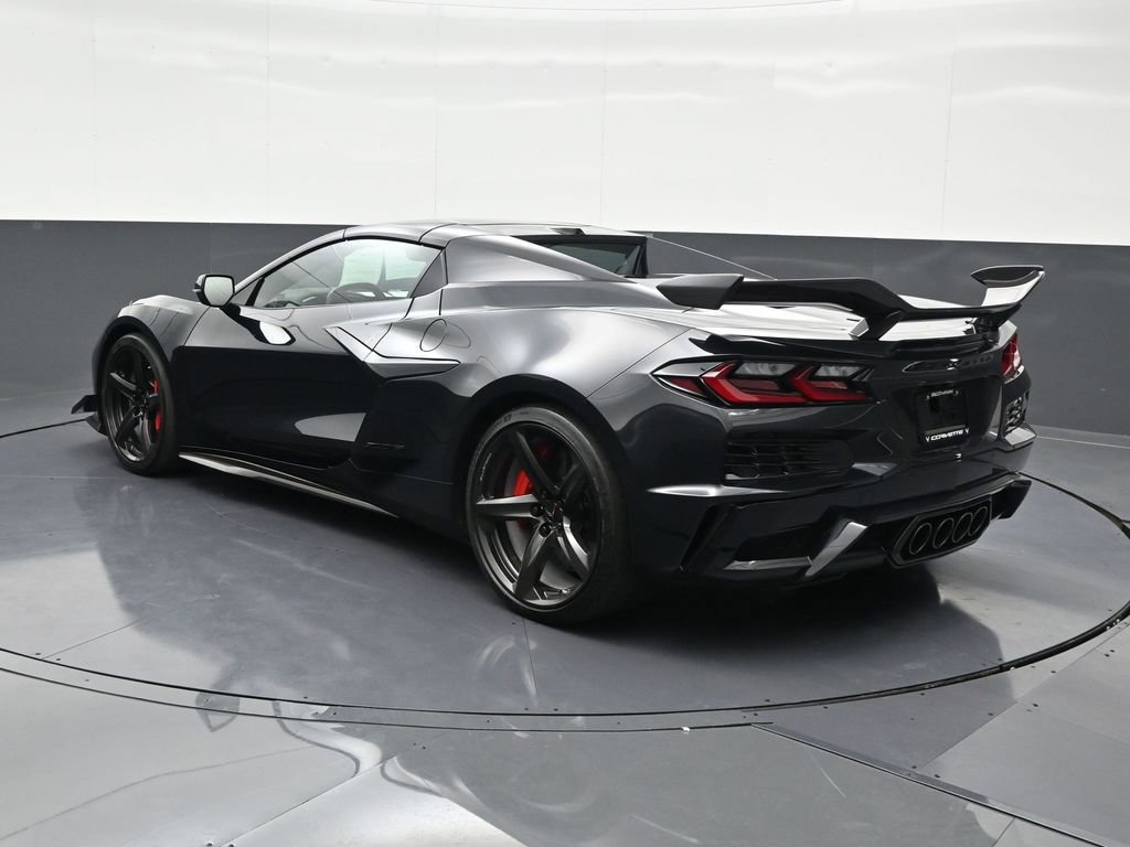 Used 2024 Chevrolet Corvette Z06 w/ Z07 Performance Package image 3