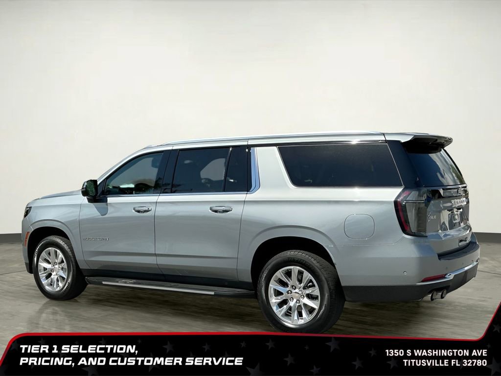 Used 2025 Chevrolet Suburban Premier RWD image 4