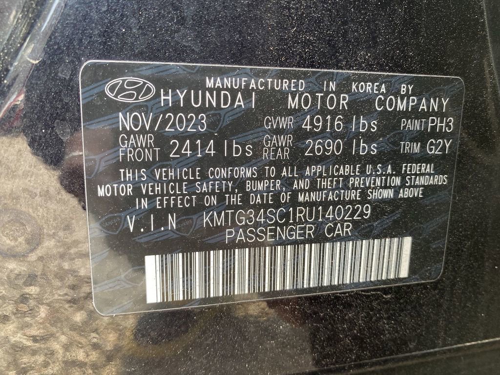 Used 2024 Genesis G70 2.5T image 32