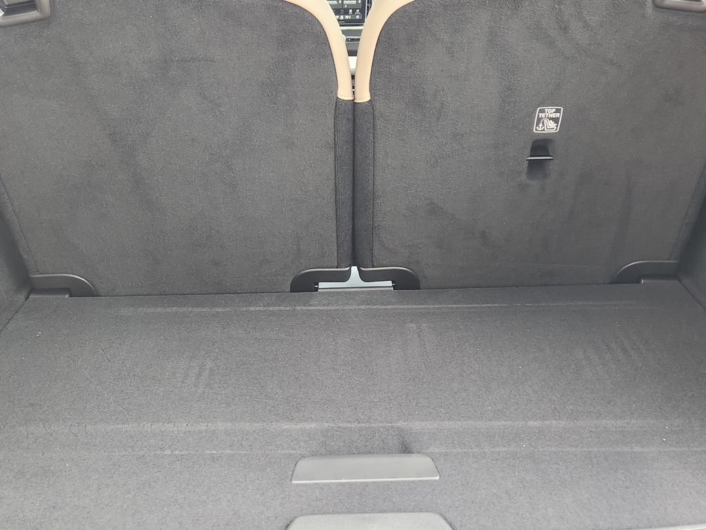 New 2026 Volvo XC90 T8 Plus w/ Protection Package Premier AWD/4WD image 21