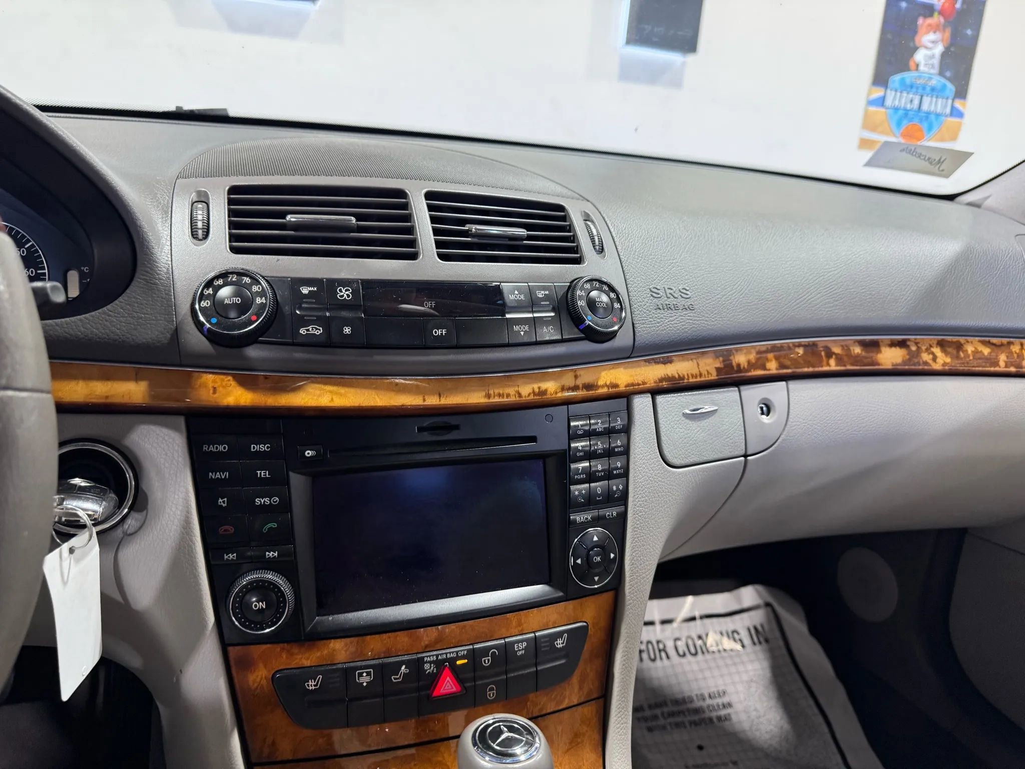 Used 2009 Mercedes-Benz E 350 Sedan image 22