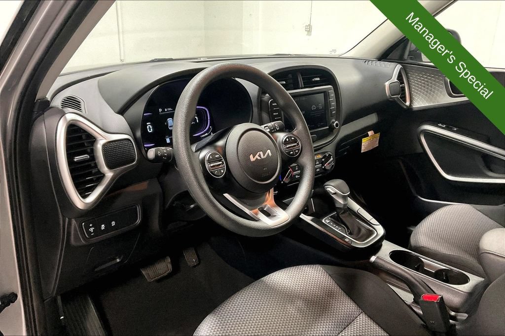 Used 2025 Kia Soul LX FWD image 16