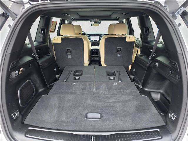 Used 2023 Jeep Grand Cherokee L Limited w/ Luxury Tech Group II AWD/4WD image 17