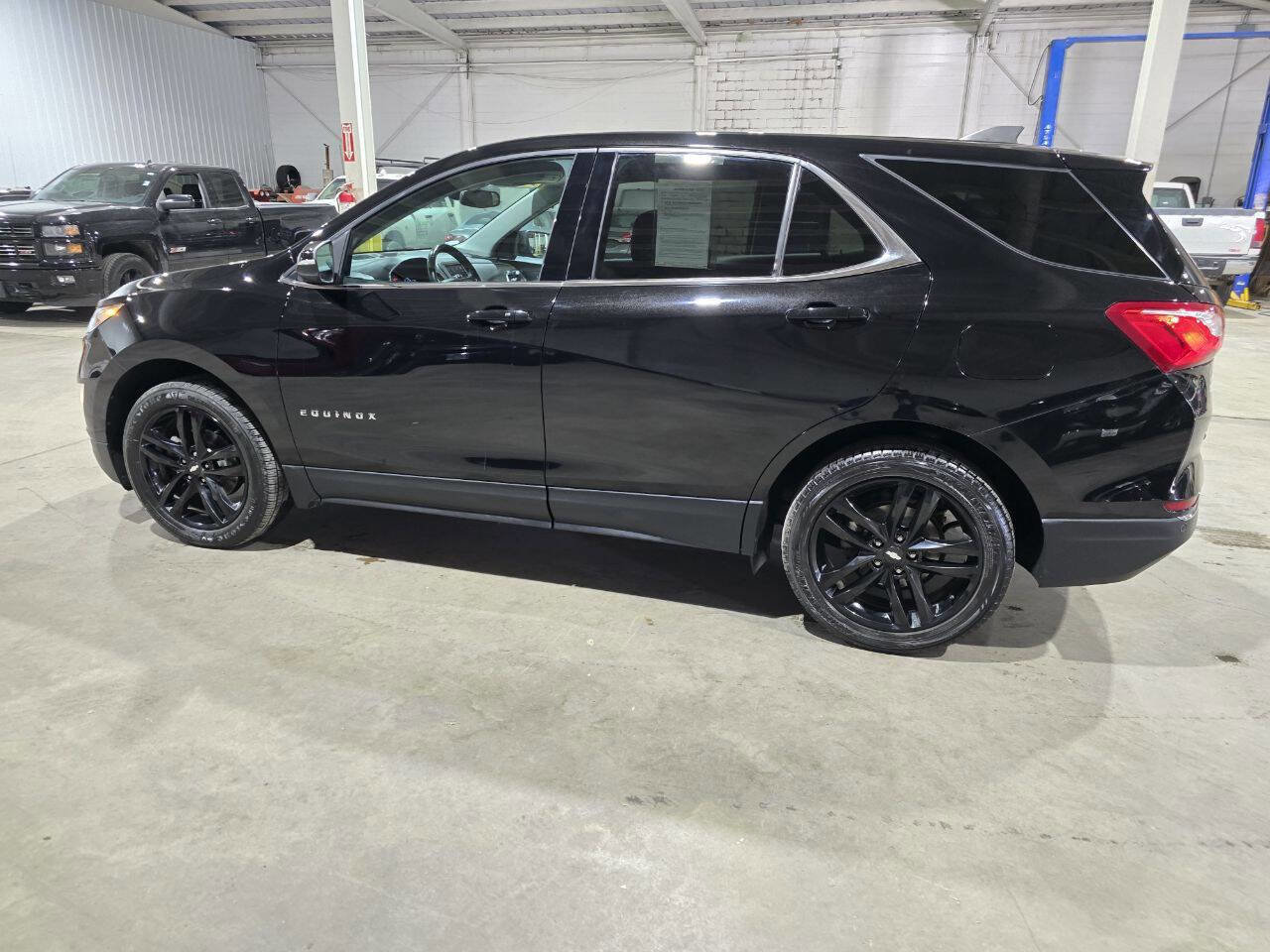 Used 2020 Chevrolet Equinox LT w/ Midnight Edition AWD/4WD image 7