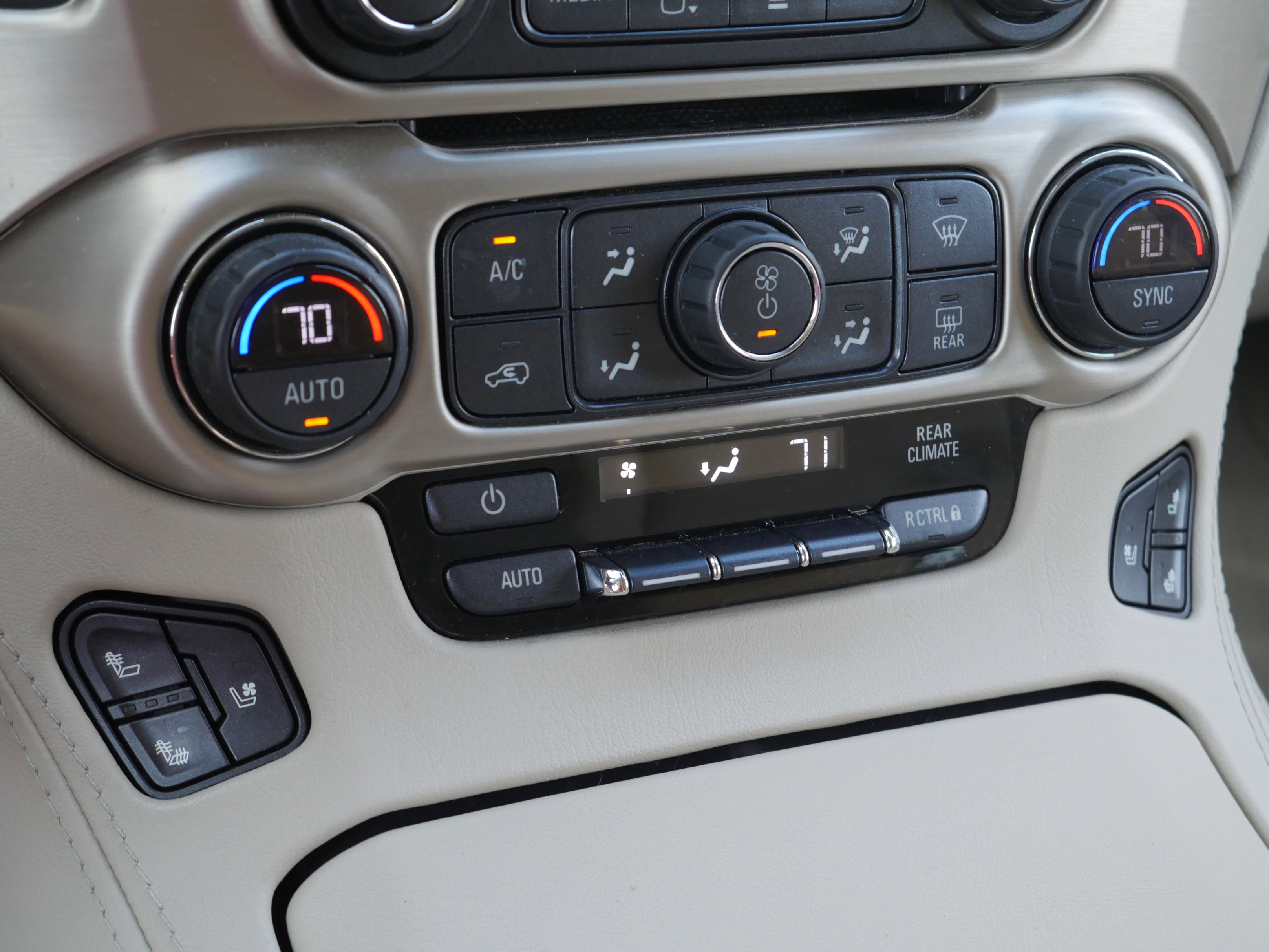 Used 2019 GMC Yukon Denali w/ Open Road Package AWD/4WD image 14