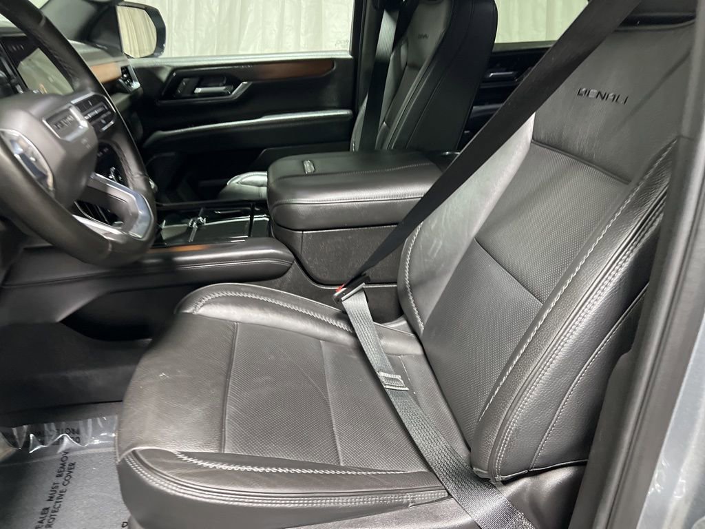 Used 2025 GMC Yukon XL Denali image 21