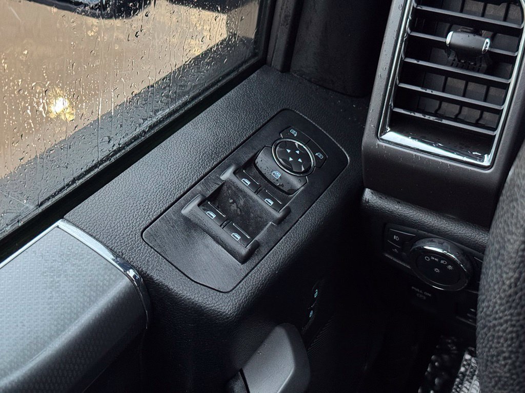 Used 2015 Ford F150 XLT w/ Equipment Group 302A Luxury AWD/4WD image 31