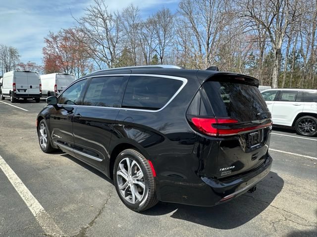 New 2026 Chrysler Pacifica Pinnacle w/ Trailer Tow Group FWD image 4