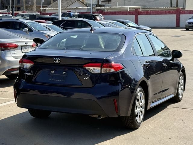 Used 2024 Toyota Corolla LE FWD image 4